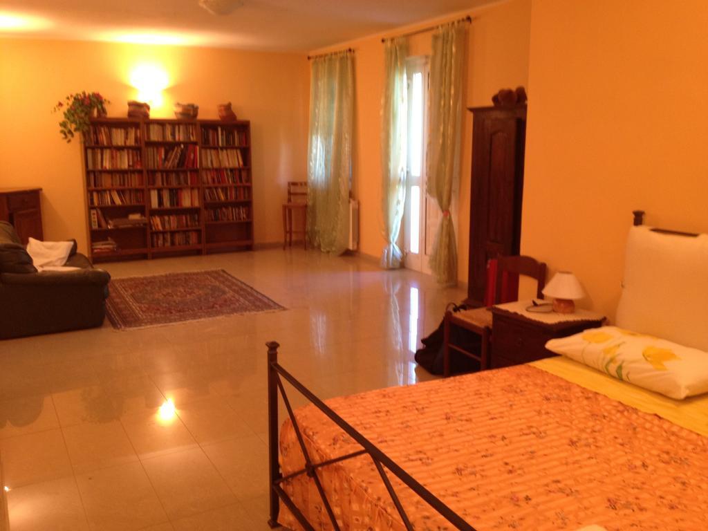 Villa Naclerio Sarzana Zimmer foto